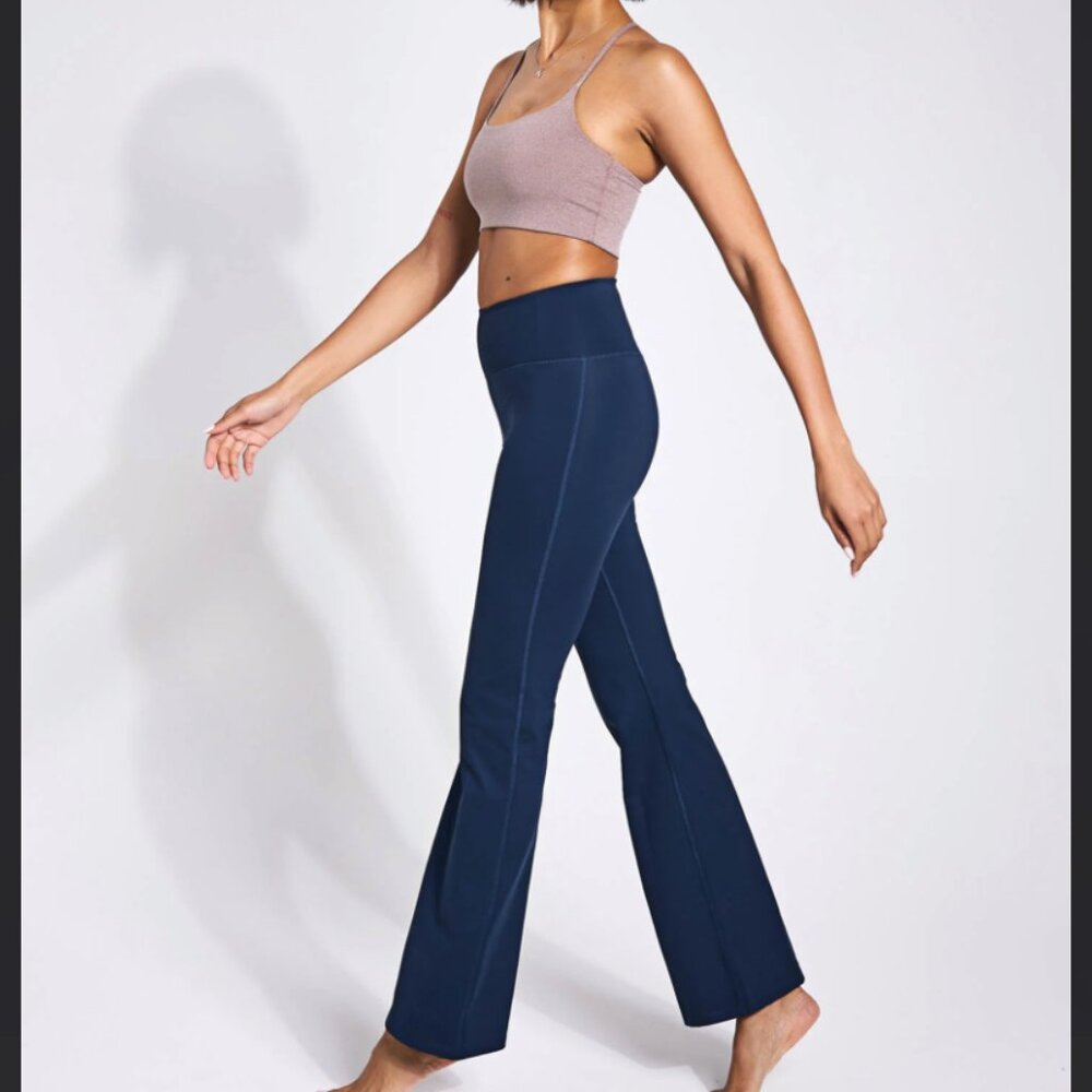 Girlfriend Collective Compressive Flare Leggings-MOSS Size Small (NWT)